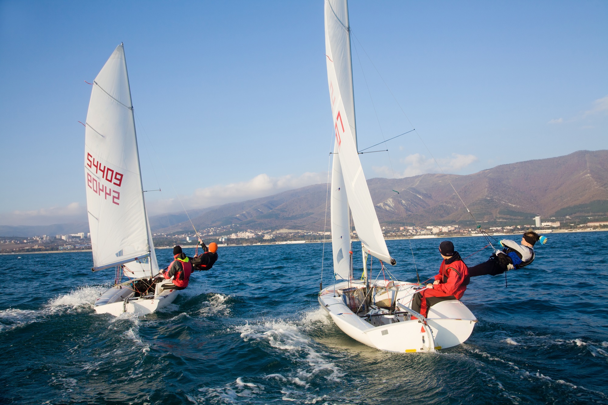 teamevents-auf-dem-wasser-segeln